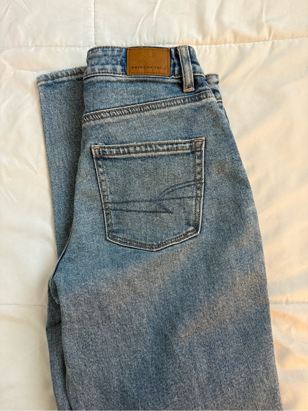 American Eagle High Rise Stretch Mom Jeans Distressed 0 Short NWT